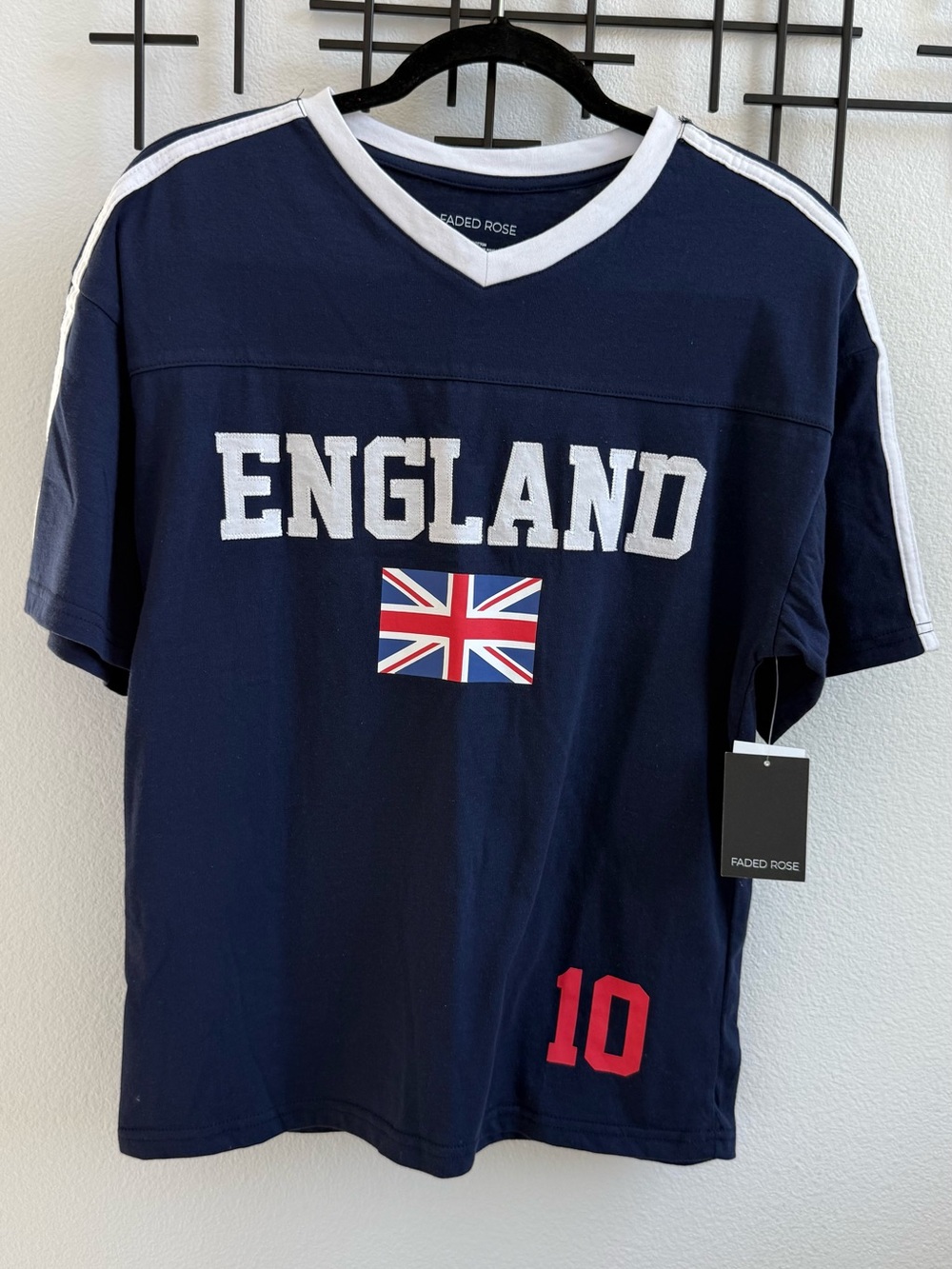 NWT England Graphic Soccer Jersey Tee Women’s Small World Cup Fan Shirt